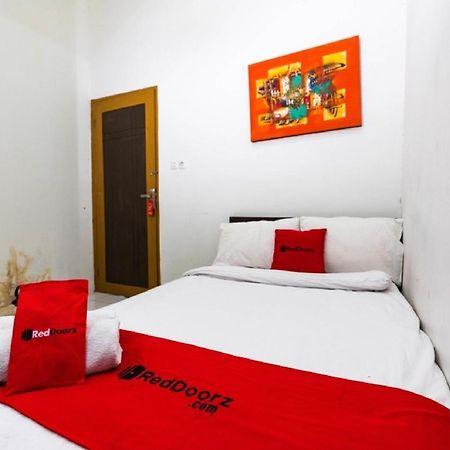 RedDoorz @ Hertasning Area 2 Makassar Eksteriør bilde