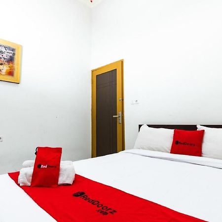 RedDoorz @ Hertasning Area 2 Makassar Eksteriør bilde