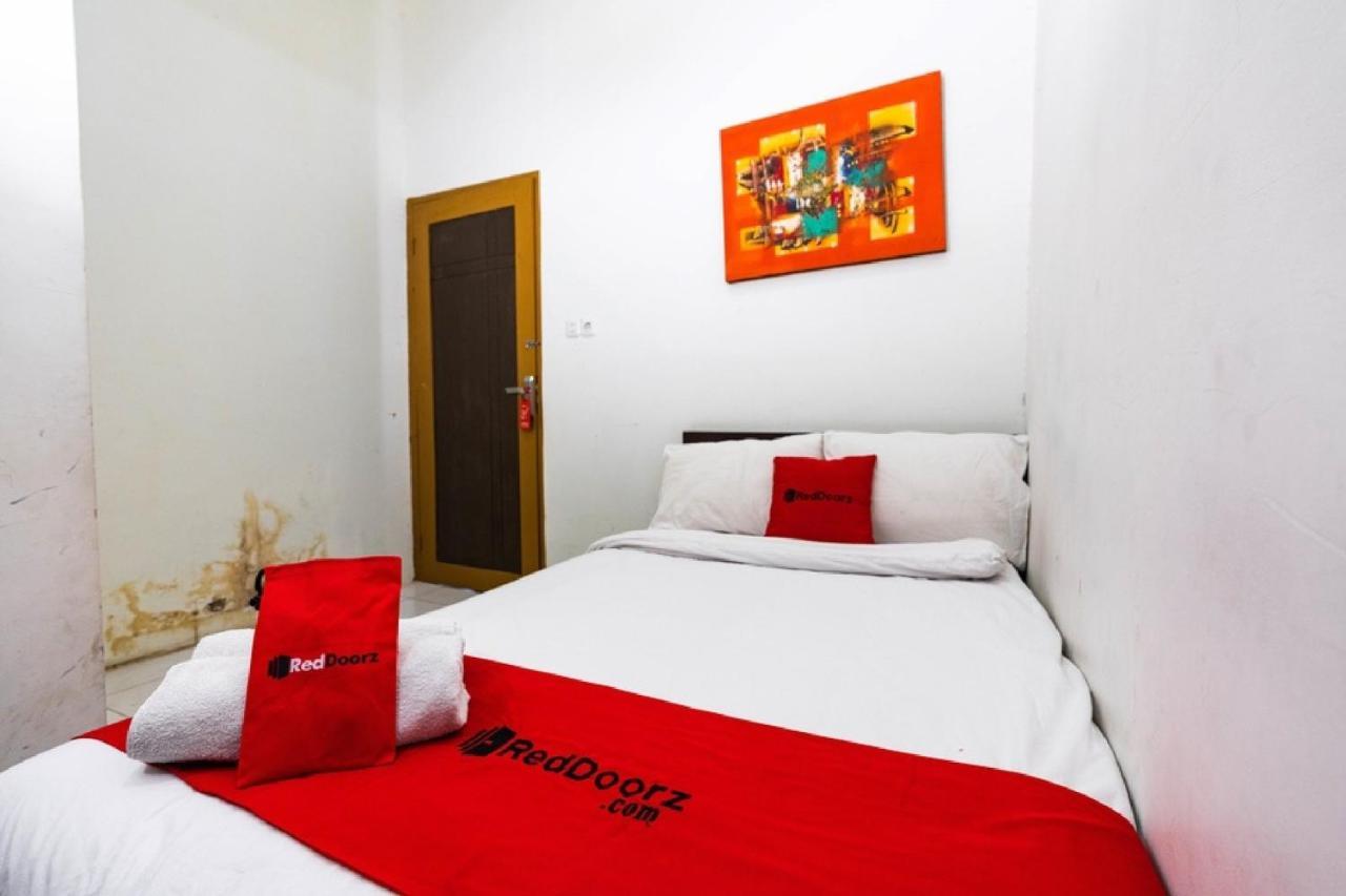 RedDoorz @ Hertasning Area 2 Makassar Eksteriør bilde