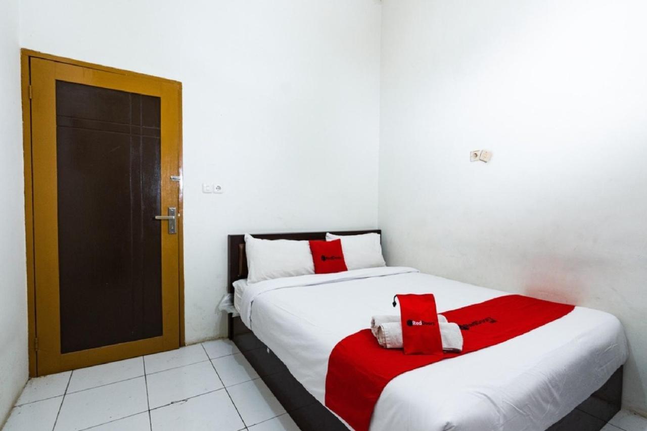 RedDoorz @ Hertasning Area 2 Makassar Eksteriør bilde
